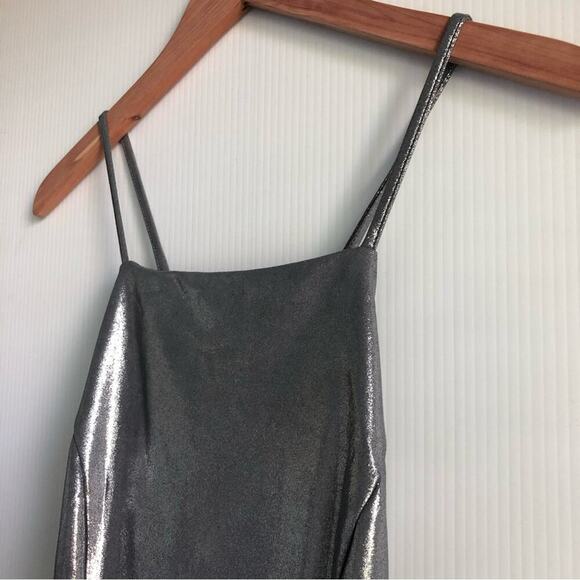 🆕 About Us silver Darlah dress NWT cross cross tie back low back ruffle hem - Picture 8 of 13